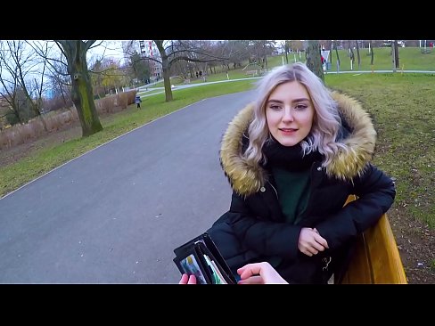 ❤️ Ale i ka ʻume wela a kahi malihini no ke kālā - blowjob ma ka paka na Eva Elfie ❤️❌ Sex video ia makou